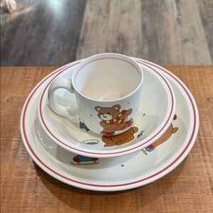 Vintage Bear Design Child’s Dinnerware Set. Made in Japan.